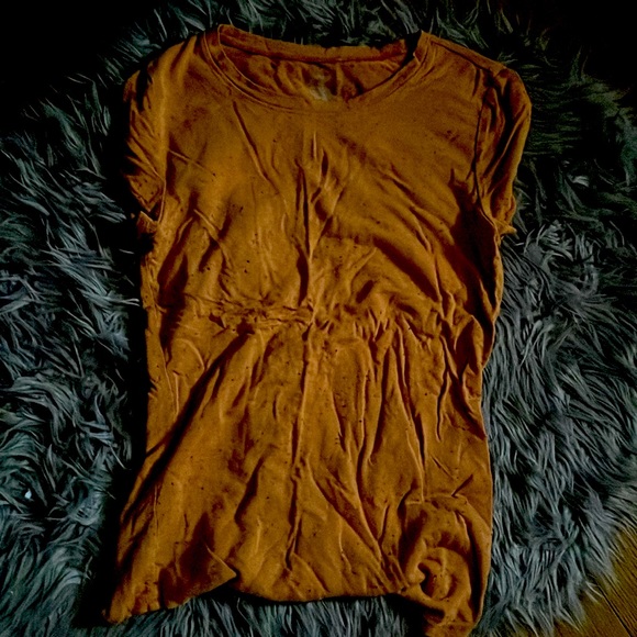 A brown shirt with black dots - Picture 2 of 3